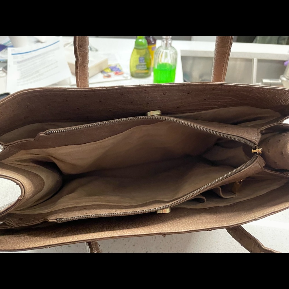 Genuine Ostrich Tote/Pocketbook, made in South Africa, perfect condition, taupe - Picture 3 of 4